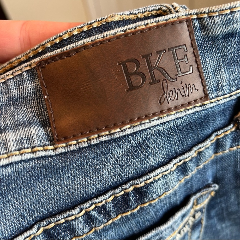 BKE Distressed Cropped Jeans - Picture 8 of 8